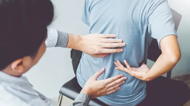 【海神分享】肢体不灵活 2 年，误以为腰椎病！结果竟然是帕金森